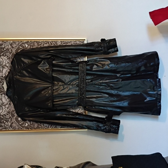 Authentic Moncler Shiny Trench Coat with Logo Sleeve size 1 UPDATED - Picture 17 of 17